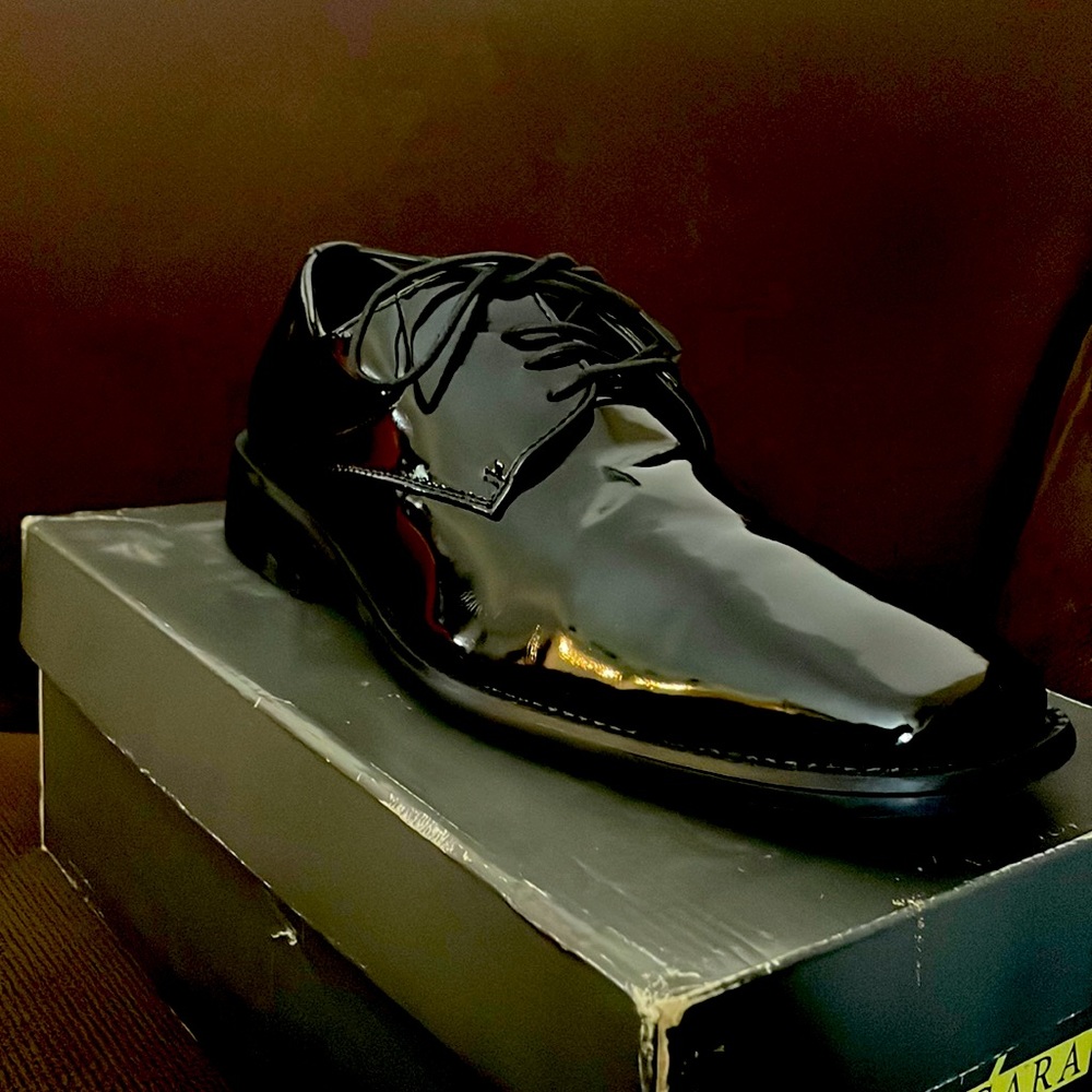 Tuxedo shoes